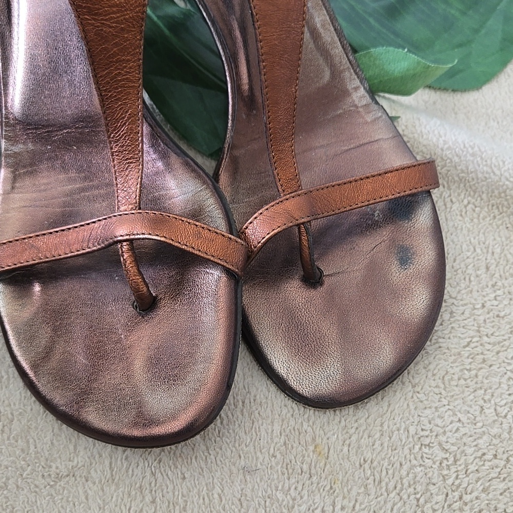 Donald J Pliner Viana Strappy T Strap Elegant Brown Leather Sandals 8M - Picture 4 of 7